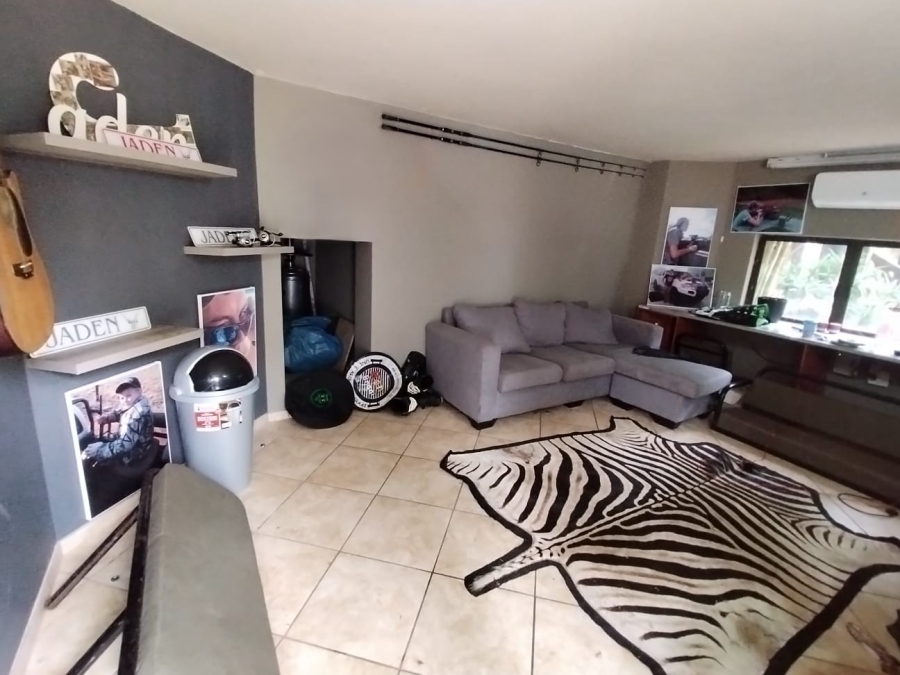 5 Bedroom Property for Sale in Safari Gardens North West